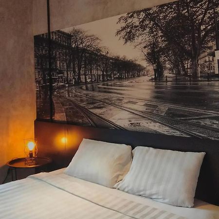 Hotel Nava One Semarang Esterno foto